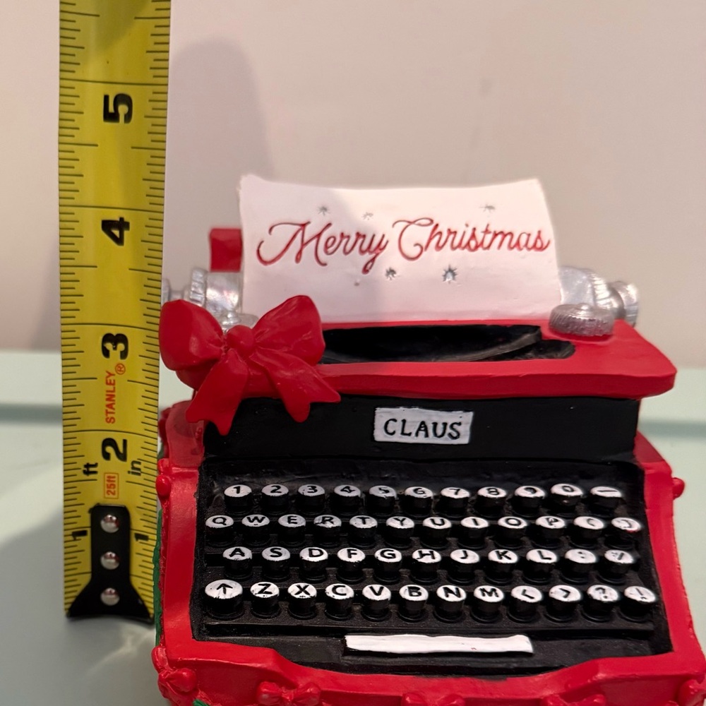 Festive Red “Merry Christmas” Typewriter Decor- NWT - Picture 6 of 6